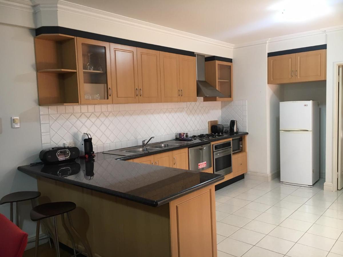 West End Apartments Fremantle Bagian luar foto