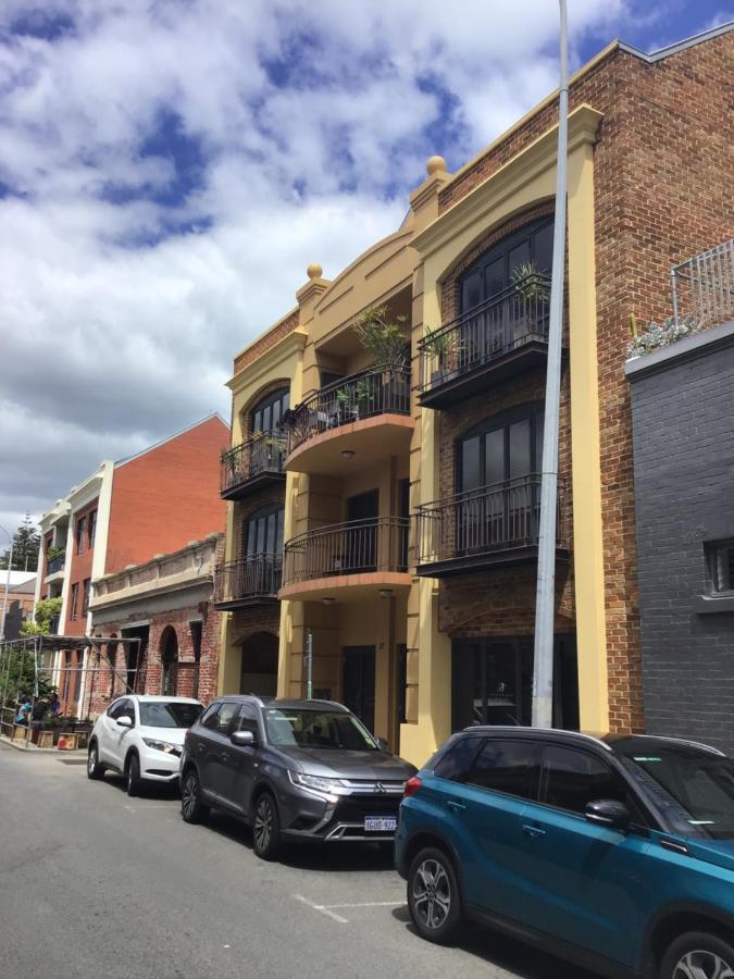 West End Apartments Fremantle Bagian luar foto