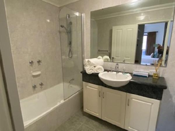 West End Apartments Fremantle Bagian luar foto