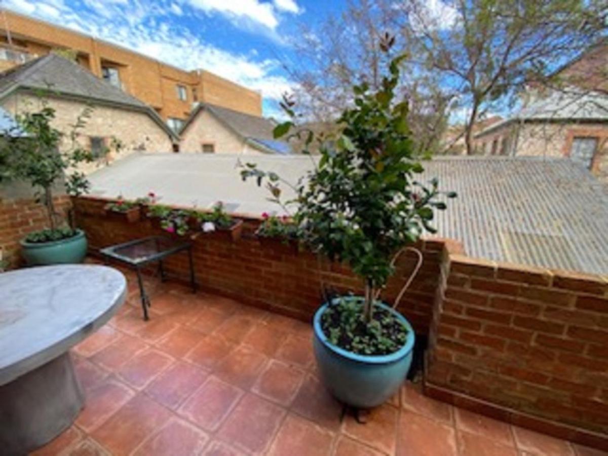 West End Apartments Fremantle Bagian luar foto